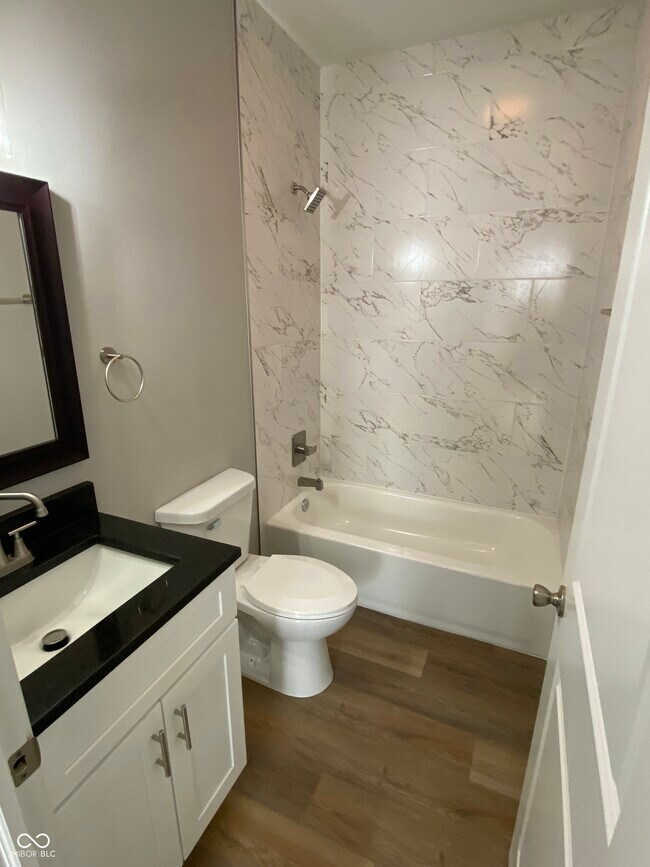 Building Photo - 929 N Beville Ave