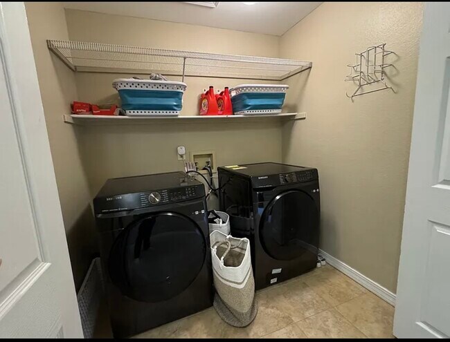 Building Photo - 2565 Wimbleton Ct