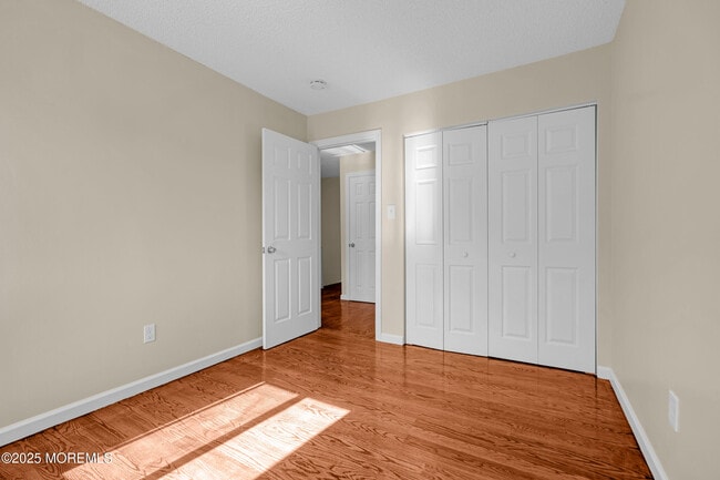 Building Photo - 10 Foxwood Ct