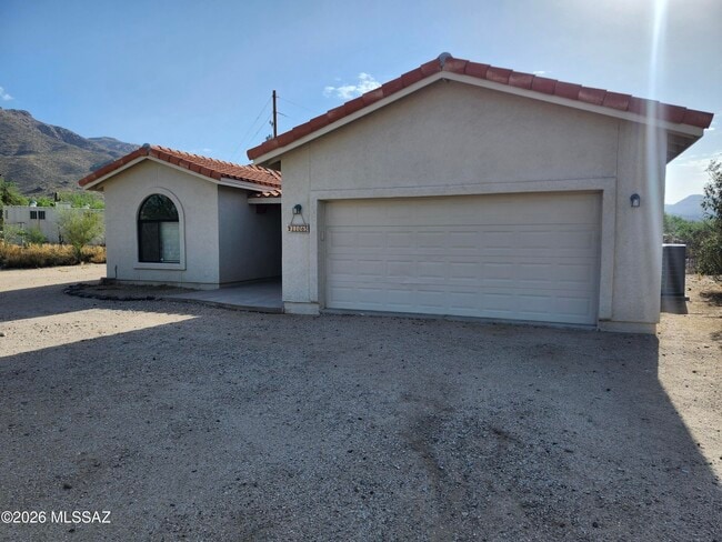 Building Photo - 11065 E Snyder Rd
