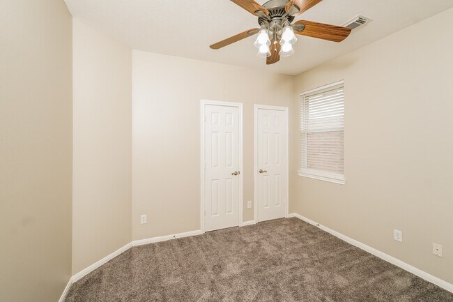 Building Photo - 323 Diamond Bay Dr