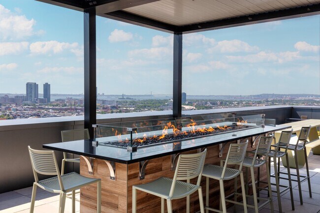 Building Photo - 32 Oakland Ave