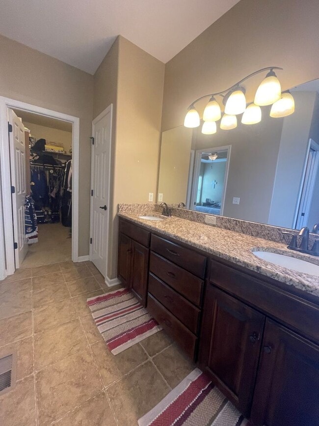 Building Photo - Ranch in Shadow Lake Papillion