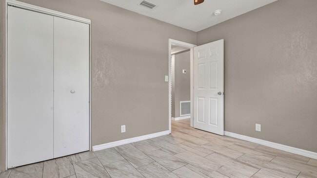 Building Photo - Charming 2bed/1bath Home in Tyrone/St Pete...