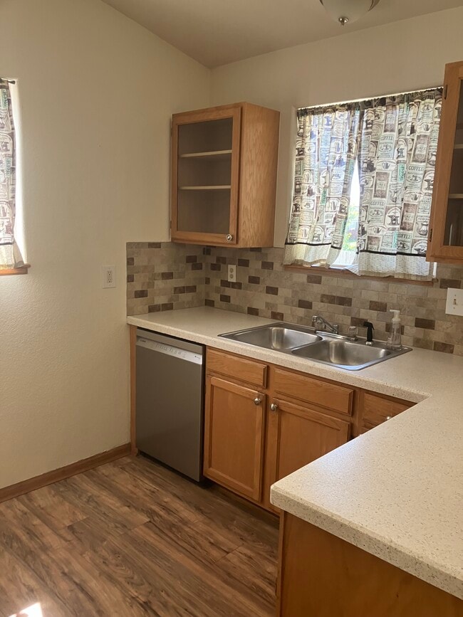 Building Photo - 160 Emilio Court