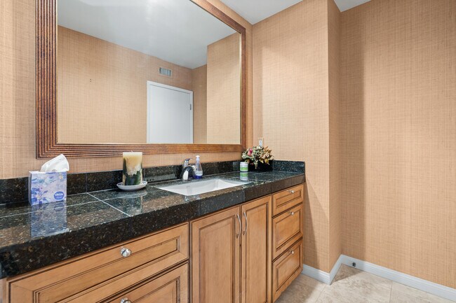 Building Photo - 70520 Gardenia Ct