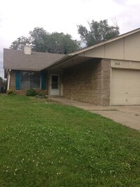 Building Photo - 3 bedroom 2 bath Duplex