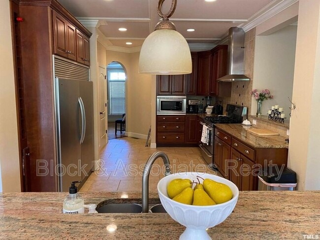 Building Photo - 10216 San Remo Pl