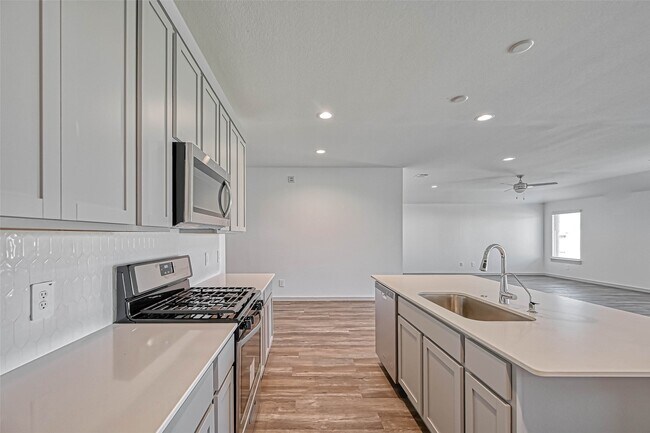 Building Photo - 815 Dahlia Petal Dr
