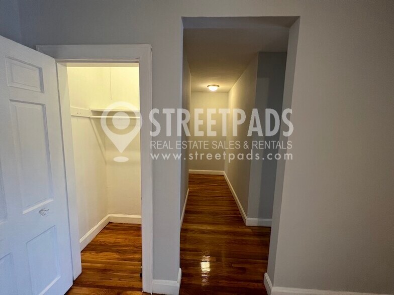 Building Photo - 1153 Beacon St