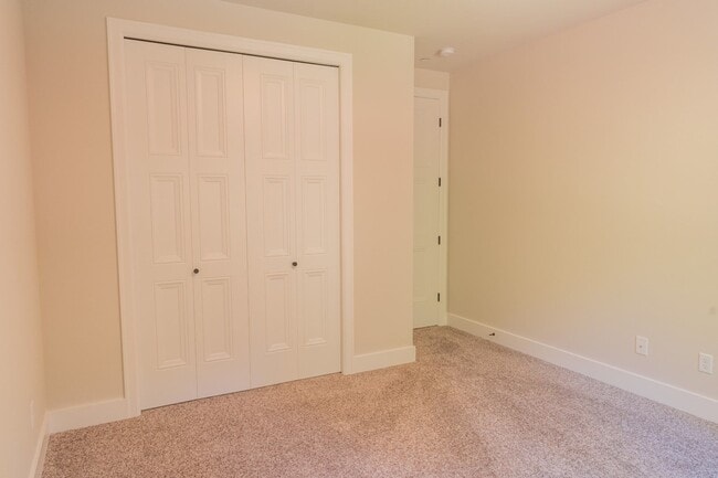 Building Photo - 5Bd/4.25Ba Kirkland House