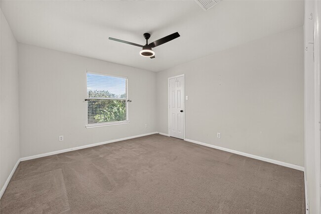 Building Photo - 25346 Barmby Dr