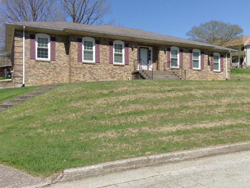 Building Photo - 255 Meadowview Dr