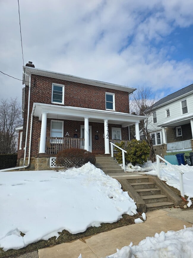 Building Photo - 1772 Ferndale Ave