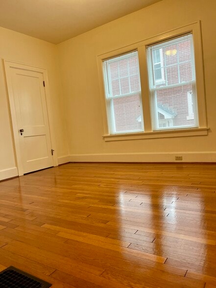 Front Bedroom - 1324 Fontaine Rd