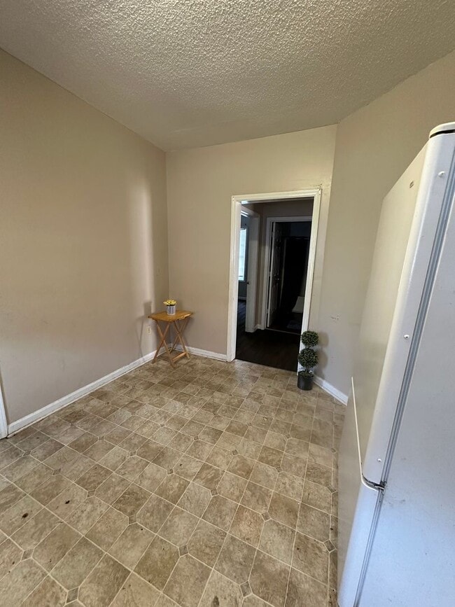 Building Photo - COMING SOON! Beautiful 3 bed Home!!!