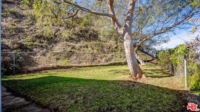 Building Photo - 9631 Crystal View Dr