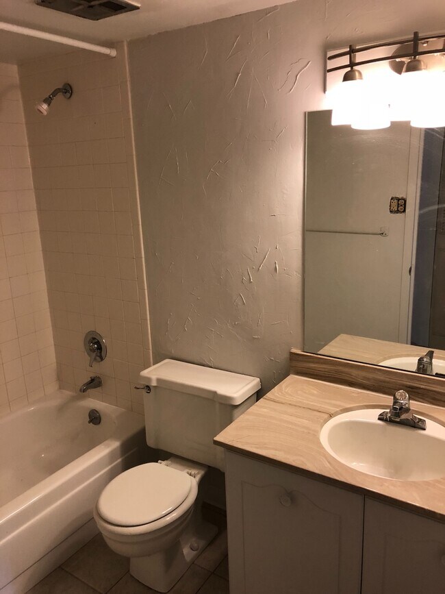 Building Photo - Penn Square