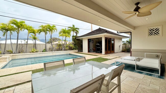 Building Photo - EXQUISITE KAHALA ESTATE IN EXCLUSIVE PUU P...