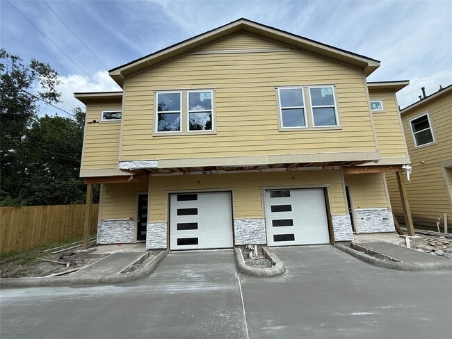 Building Photo - 3533 Alderfer St
