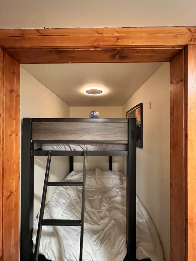 Building Photo - 59 Elm Dr