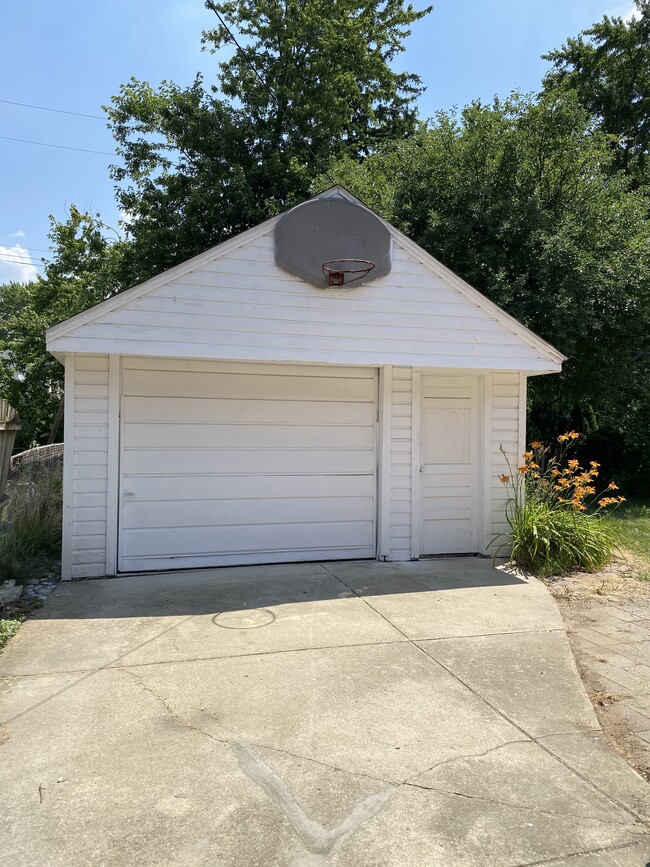 Building Photo - 11448 Columbia