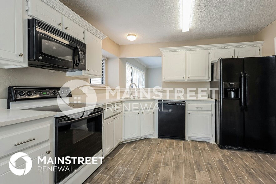 Building Photo - 11225 Cimarron Dr
