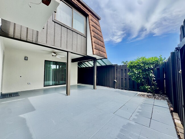 Building Photo - 6330 Red Pine Ln