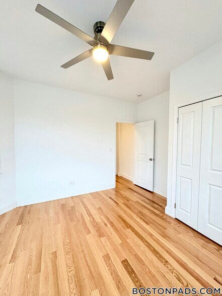 Building Photo - 95 Park Dr