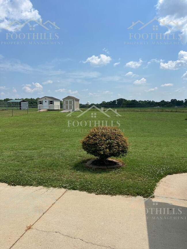 Building Photo - 119 McClain Lake Drive