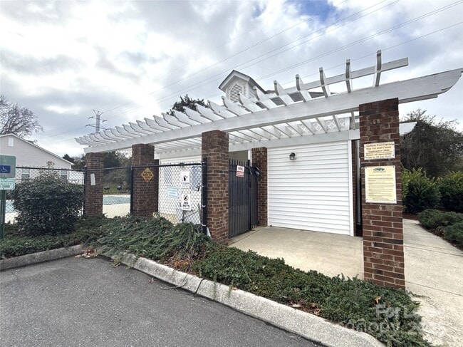 Building Photo - 1515 Sylvia Ct