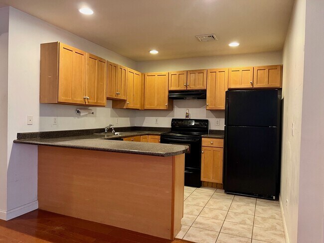 Very functional Kitchen - 557 Gregory Ct