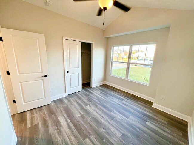 Building Photo - 232 Sage Cir