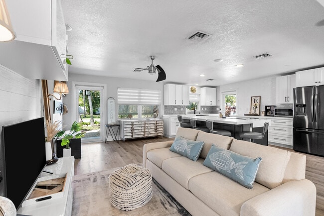 Building Photo - 1605 Treemont Ave