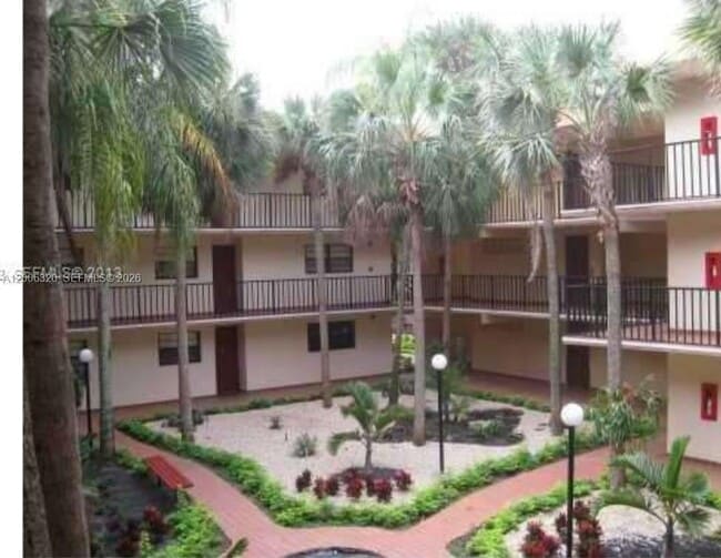 Building Photo - 10625 SW 112th Ave