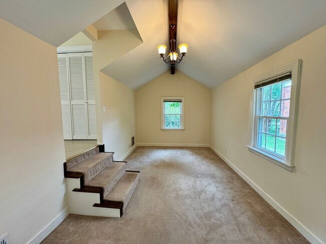 Building Photo - Charming Green Hills Single Family Home