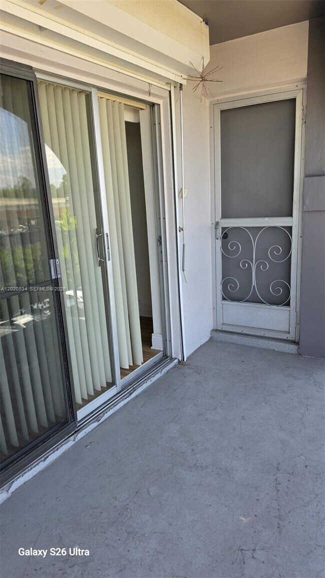Building Photo - 8107 SW 72nd Ave