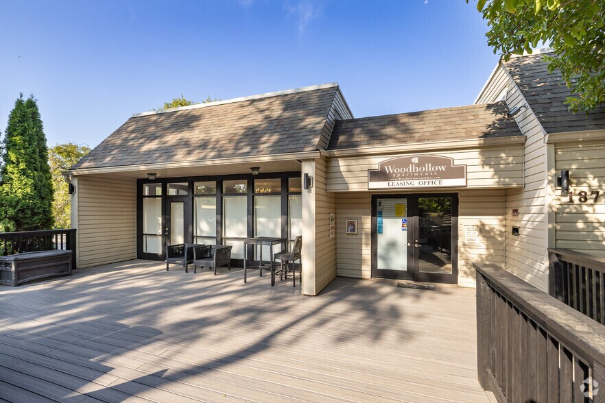 Primary Photo - Woodhollow Apartments