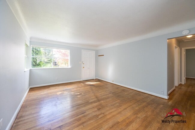 Building Photo - 1811 SE Salmon St