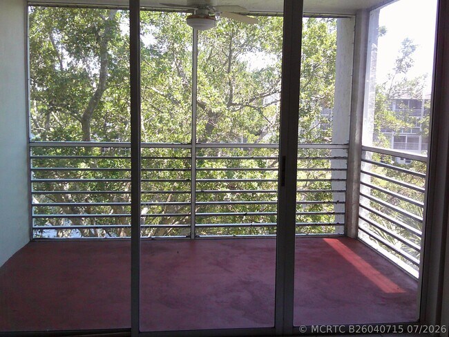 Building Photo - 9420 Poinciana Pl