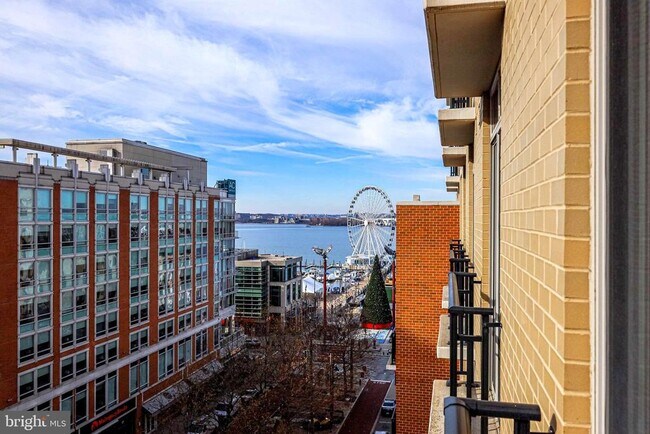 Building Photo - 155 Potomac Passage