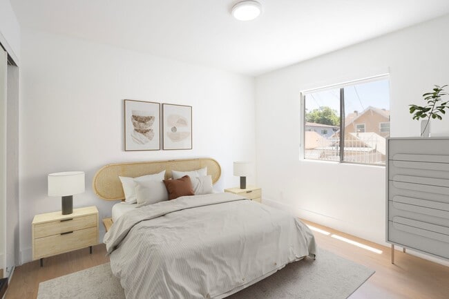 Building Photo - 5716 Lexington Ave