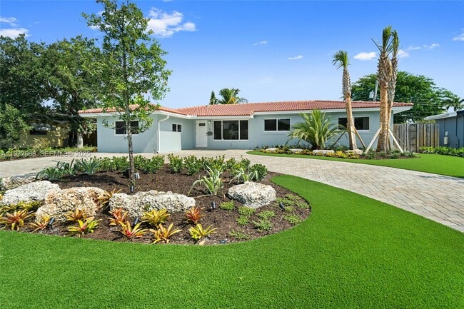 Building Photo - 251 SE 7th St