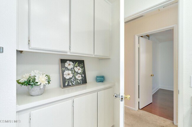 Building Photo - 5368 Rainwood St