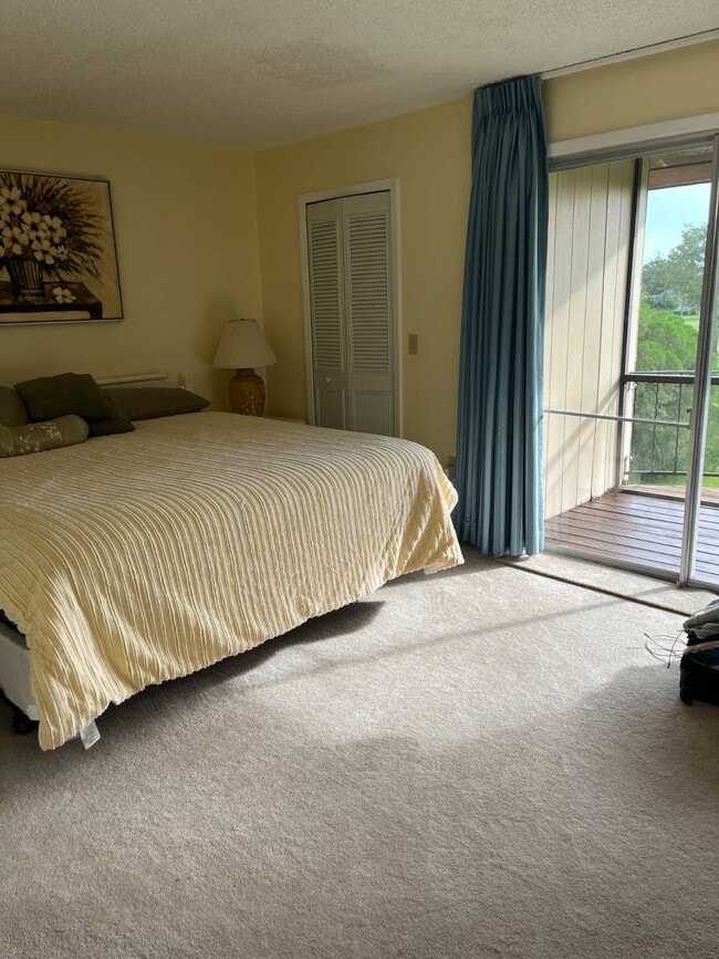 Building Photo - 3731 Edgewater Dr