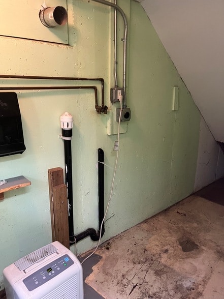 Building Photo - 103 Pequotsepos Rd