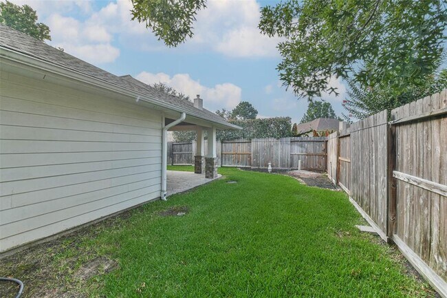 Building Photo - 20942 Wind Field Ln