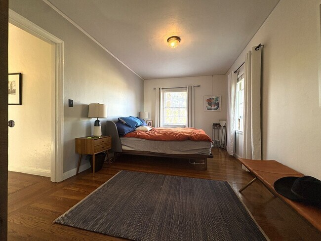 Building Photo - Stunning Home with Loft-Style ADU & Outdoor Amenities