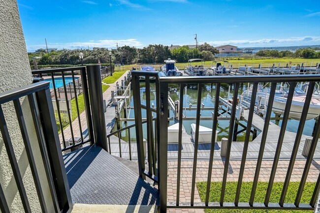 Building Photo - 120 Sunset Harbor Way