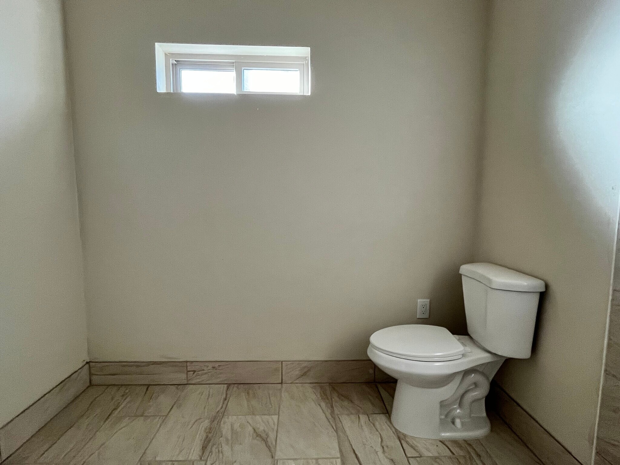 Building Photo - 5209 Olive Dr